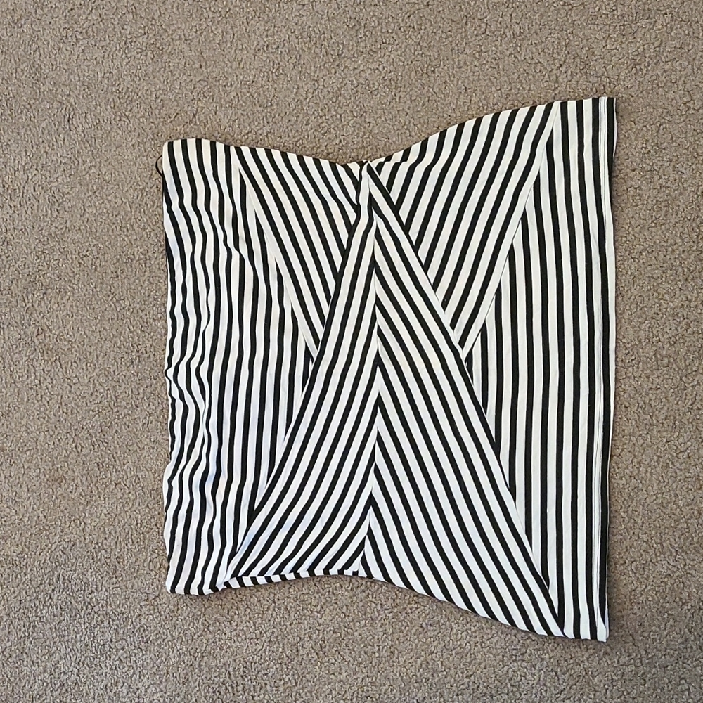 White House black market Black-and-white striped t